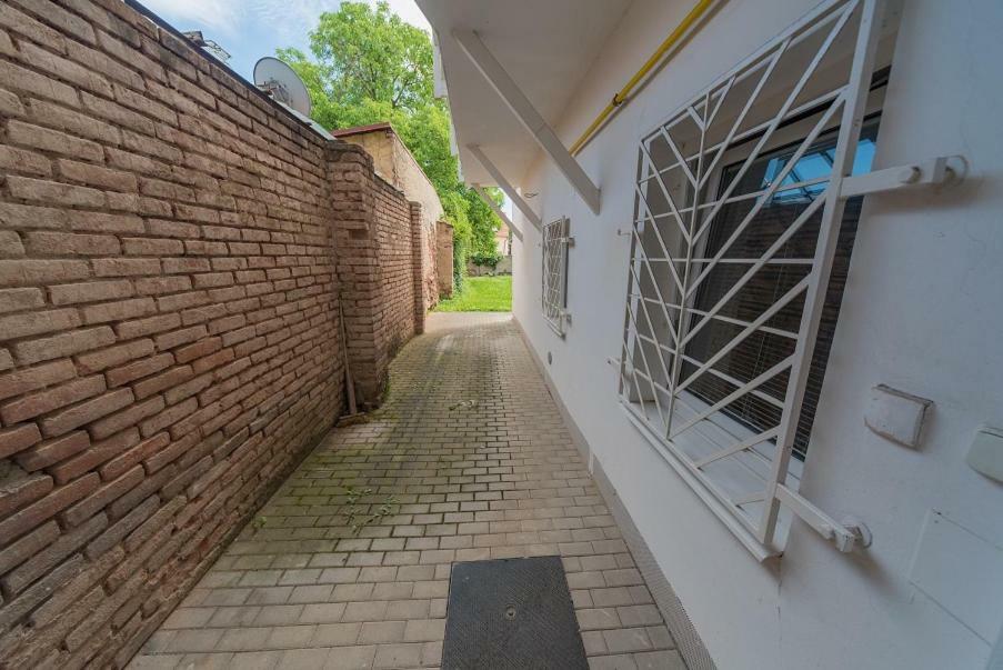 Pension U Kostela Cesky Brod Esterno foto