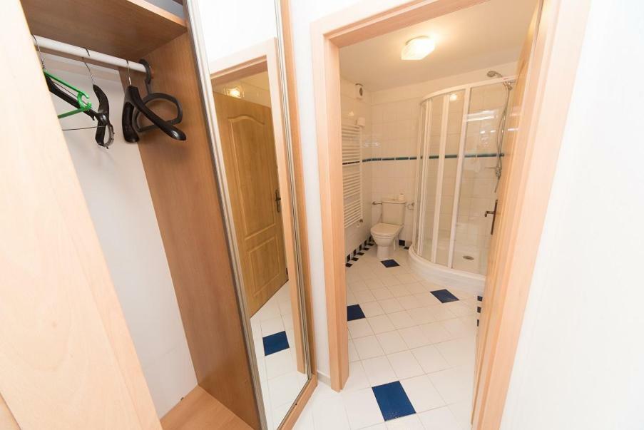 Pension U Kostela Cesky Brod Esterno foto